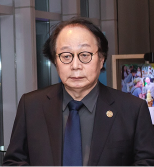 Lee Seok Hee
