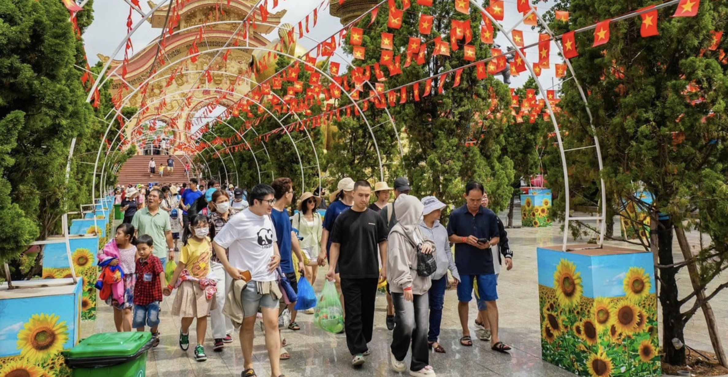 Ho Chi Minh City's tourism sector earned 4,900 billion VND during the September 2nd holiday.