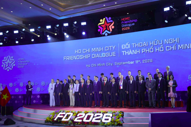 Ho Chi Minh City Friendship Dialogue: Establishing a multilateral cooperation mechanism on seaports and maritime economy.